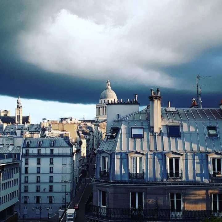 Coeur De Emplacement Exceptionnel Equipe Lumineux Calme Salle De Bains Place Maubert Ascenseur Climatisation Parijs